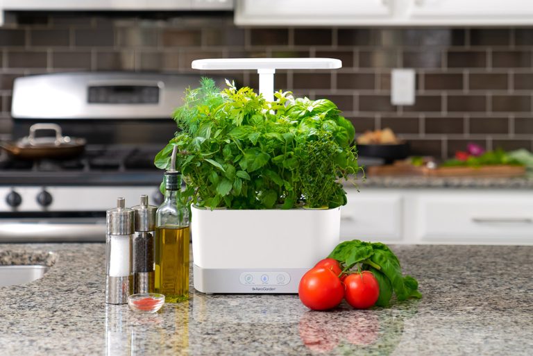 AeroGarden Farm Review: What’s the Best Indoor Farming Kit?