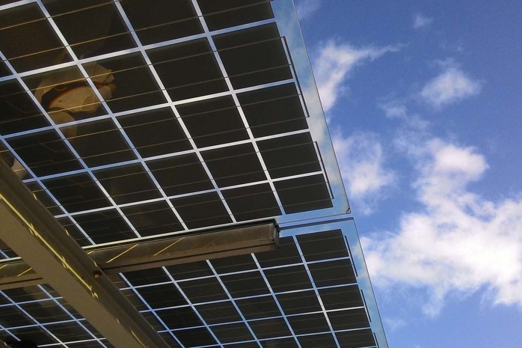 bifacial solar panels
