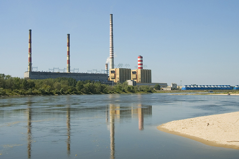 coal power plant located near a body of water