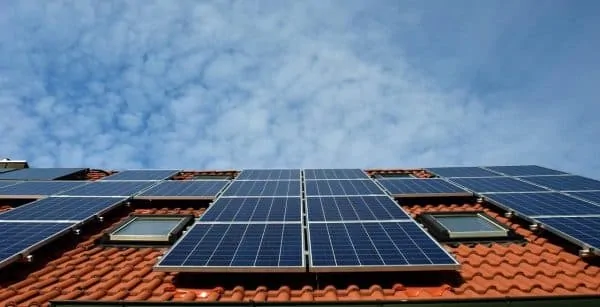Eco-Worthy Solar Panel Review 2025 [Includes Buyer’s Guide]