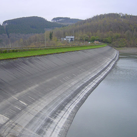 Embankment dam