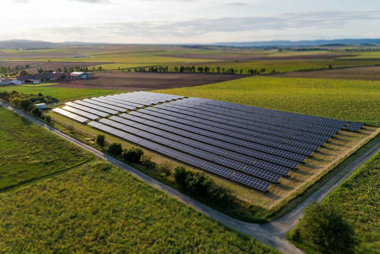 Living Next to a Solar Farm: Pros and Cons