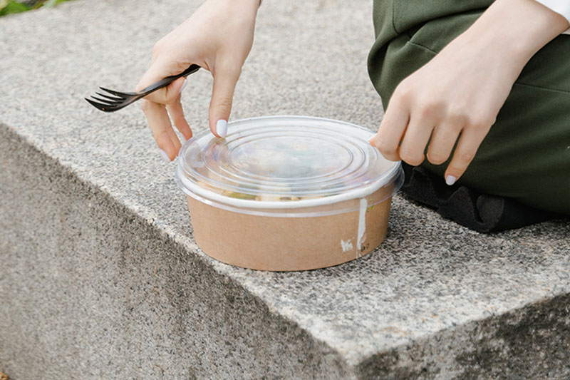paper food container with a plastic lid