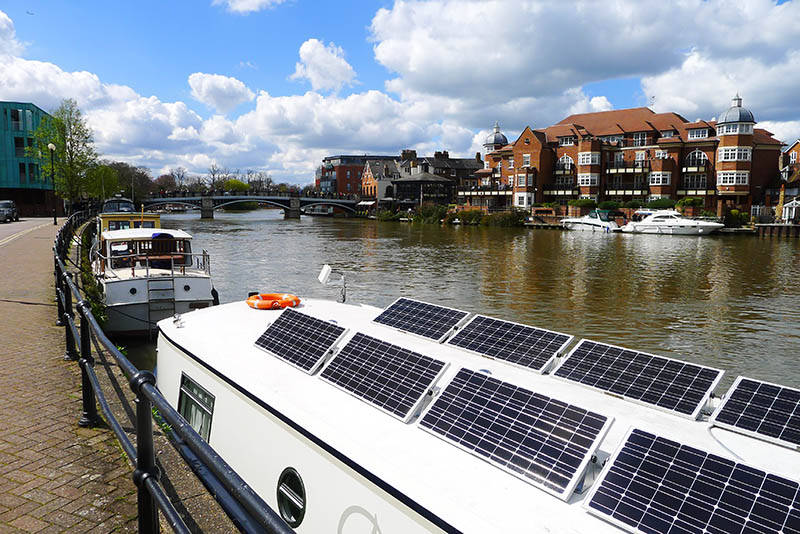 multiple solar panel on a boat roof