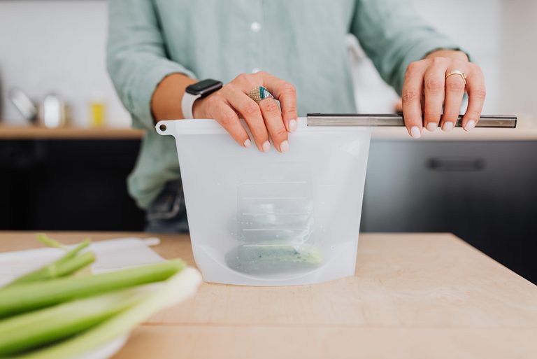 The Best Plastic Wrap Alternatives for an Eco-Conscious Kitchen
