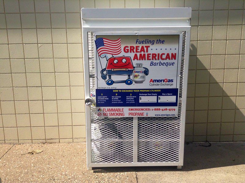 Propane tank refill station