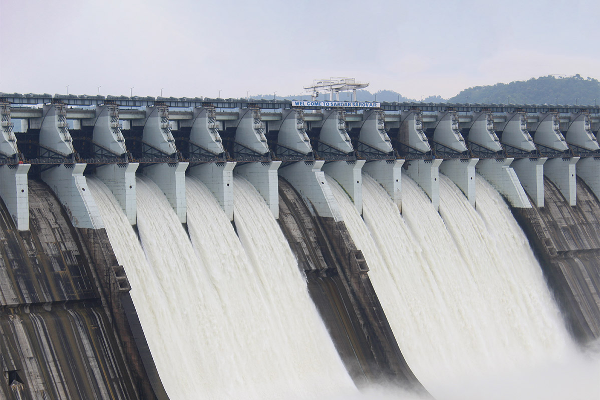 Pros and cons of hydroelectric power
