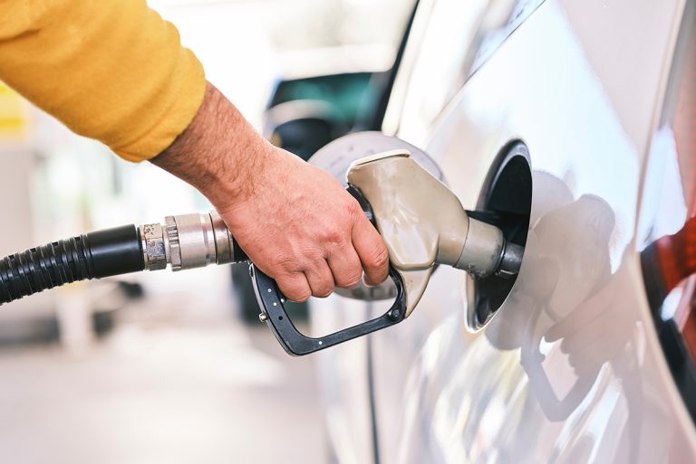 20 Pros and Cons of Petroleum That Everyone Should Know