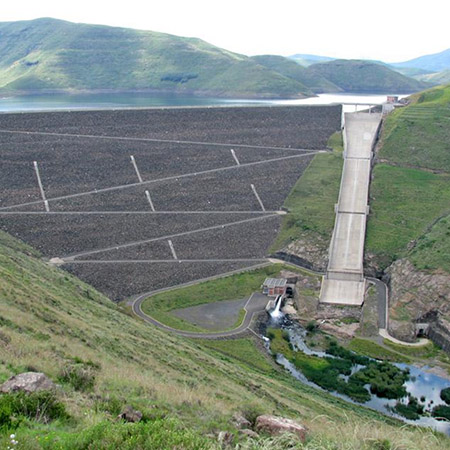 Rockfill dam