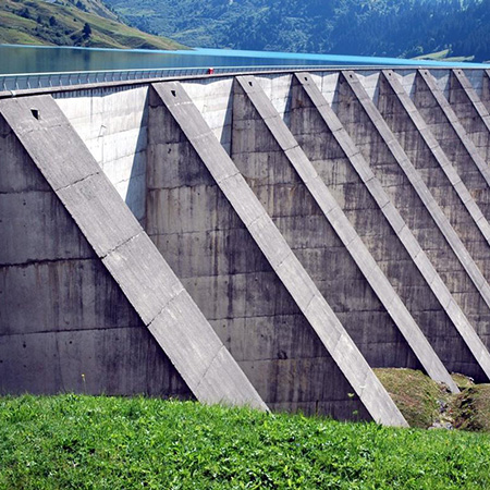 Slab and buttress dam