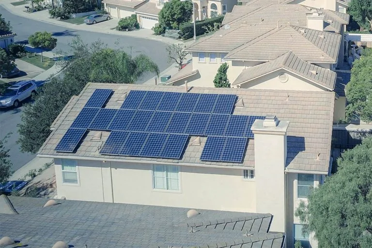 Ultimate Guide to Solar Panel Size and Weight for Homes and Businesses
