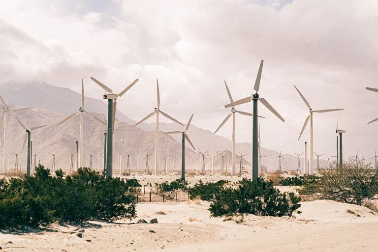 Utility and Residential Wind Turbine Costs Explained￼